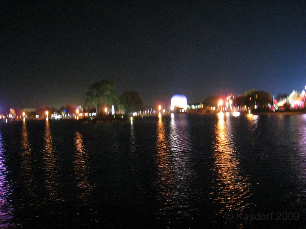 Disney 2010 D2 0130.jpg - January 9-11, 2010 Disney World Florida. Went to run the marathon. Sunday 5:40 AM start the race! Finish, go take a hot shower! Paul drove us over to Kennedy Space Center. Then buffet at Animal Kingdom for dinner!